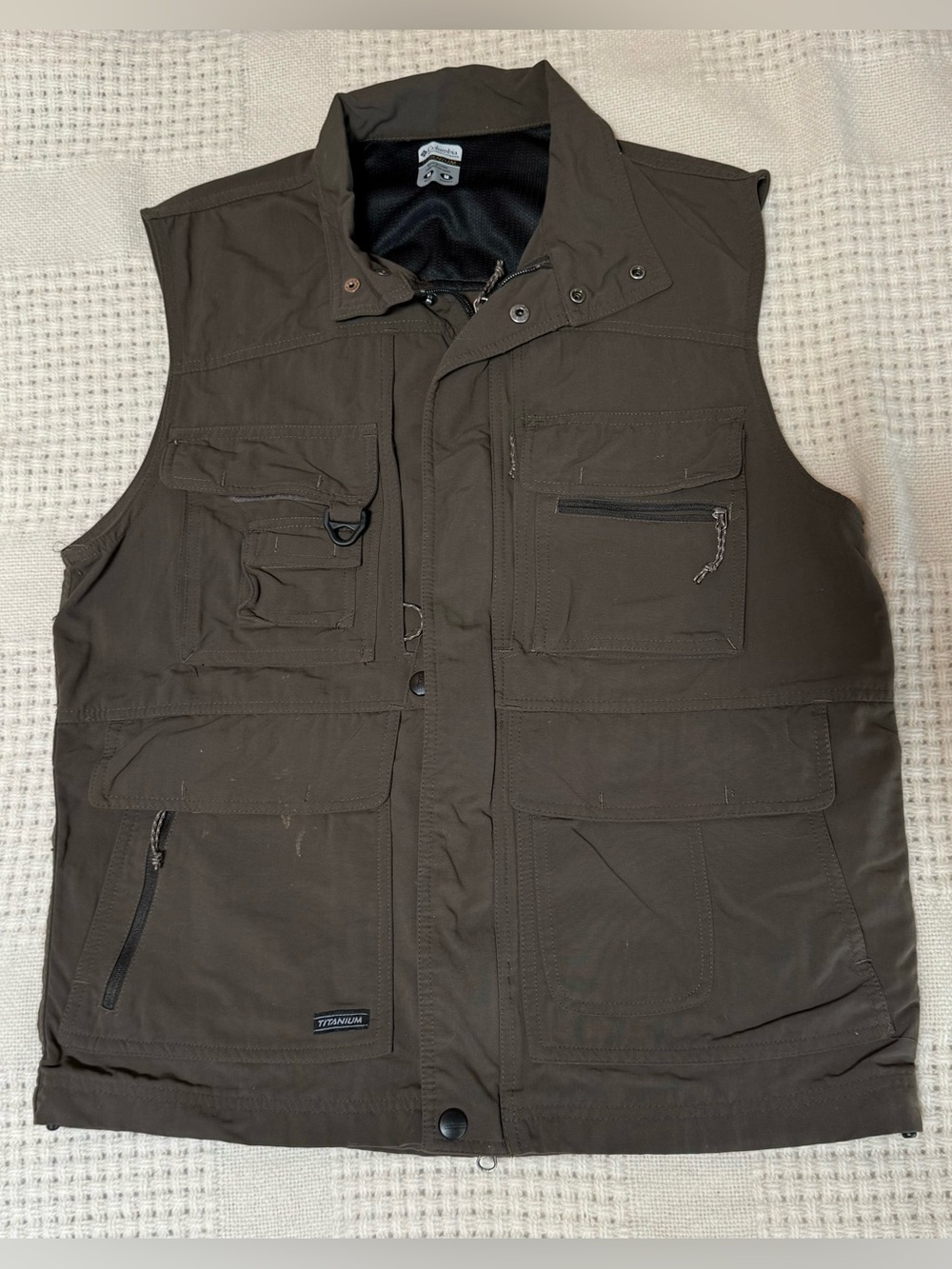 Columbia Titanium mens fishing vest sz M